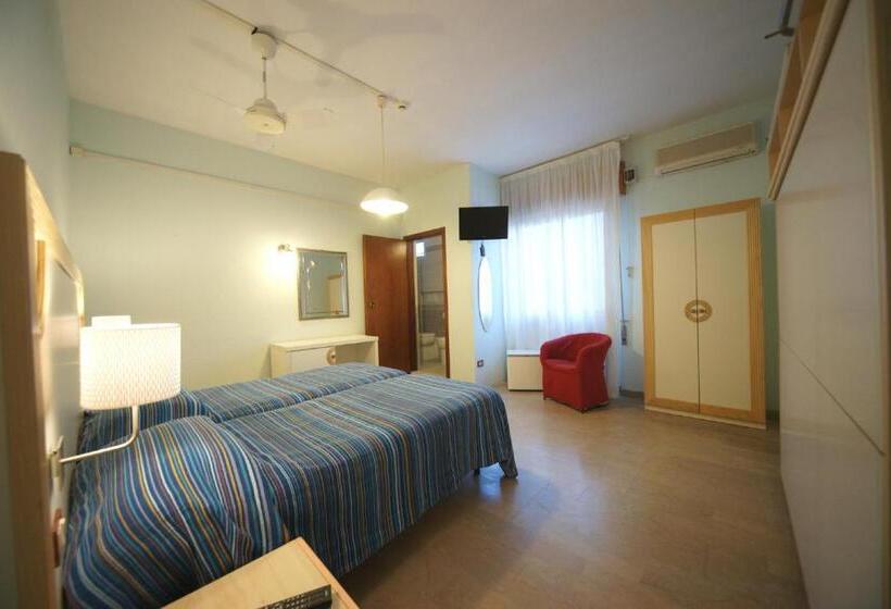 スタンダード4人部屋, Liberty