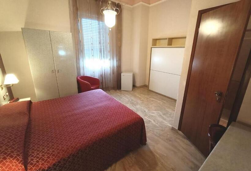 スタンダードトリプルルーム, Liberty