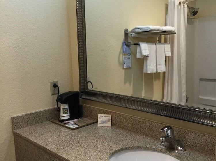 Номер Стандарт 2 Двуспальные Кровати, Quality Inn West Of Asheville