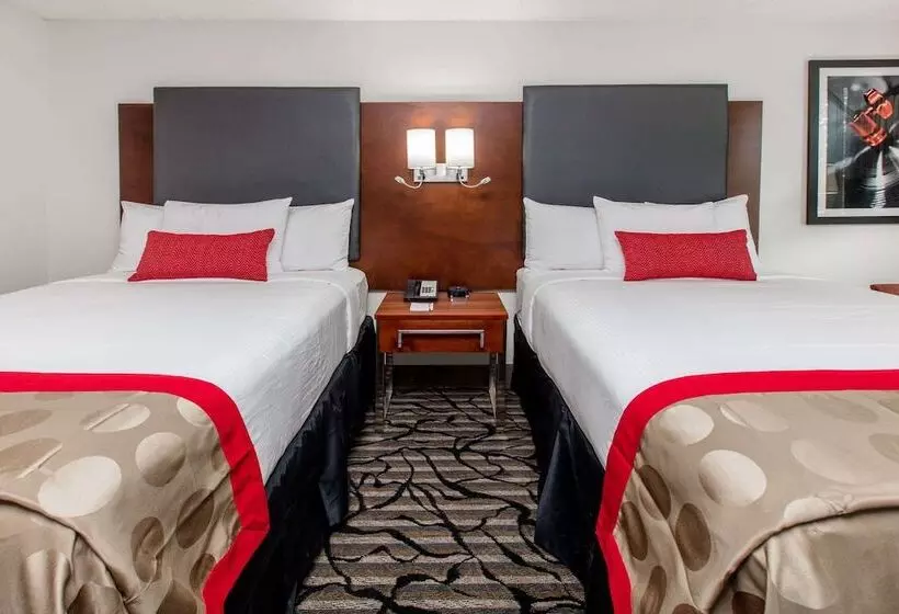 ２ダブルベッドのスタンダードルーム, Ramada By Wyndham Austin South