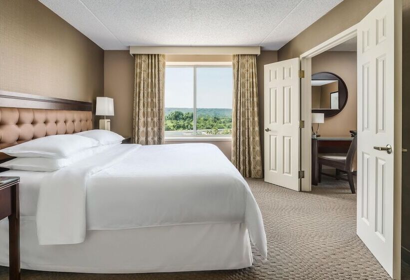 Номер Клуб, Sheraton Great Valley