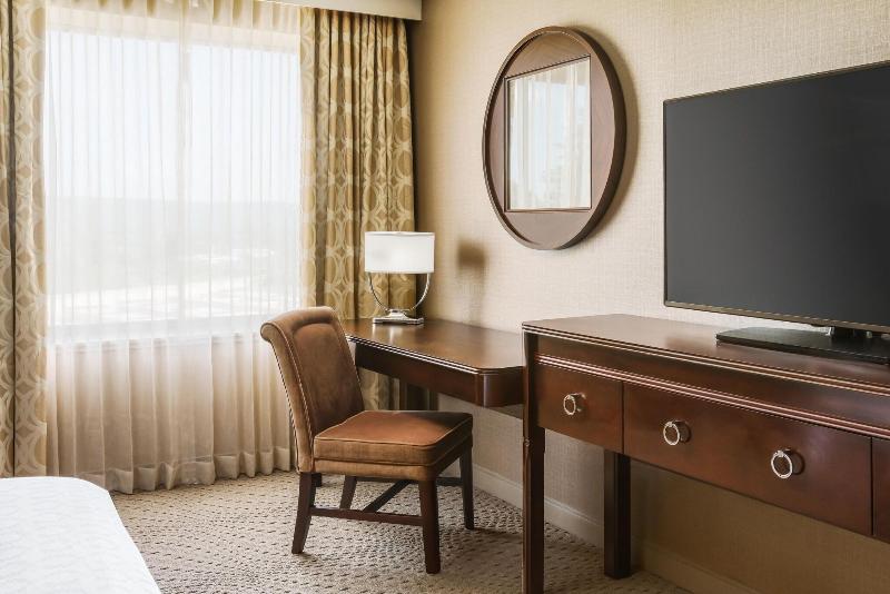 Номер Клуб Кровать Кинг, Sheraton Great Valley