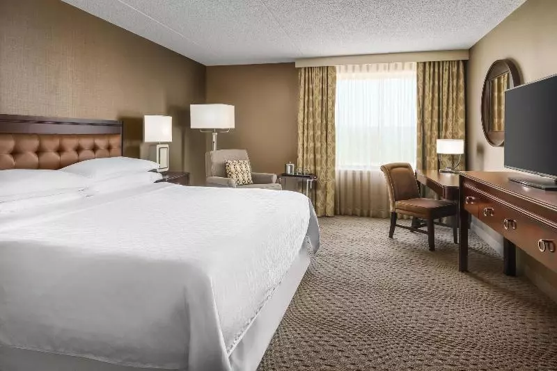 キングサイズベッドのスタンダードルーム, Sheraton Great Valley