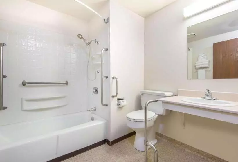 اتاق استاندارد برای معلولان, Super 8 By Wyndham Missoula/brooks Street