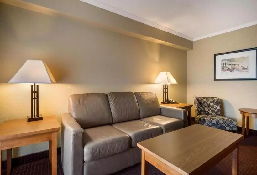 سوییت, Best Western Plus Norwester Hotel & Conference Centre