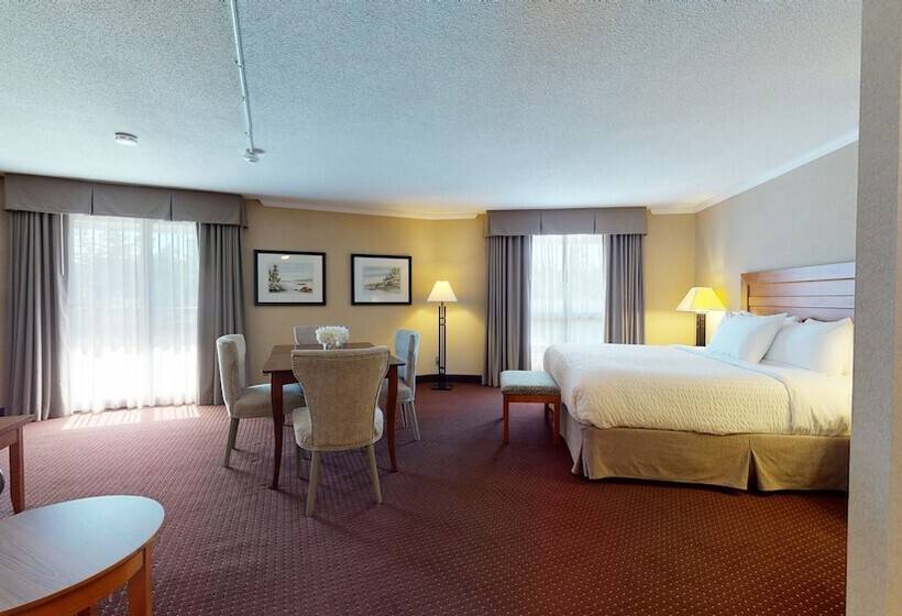 جناح, Best Western Plus Norwester Hotel & Conference Centre