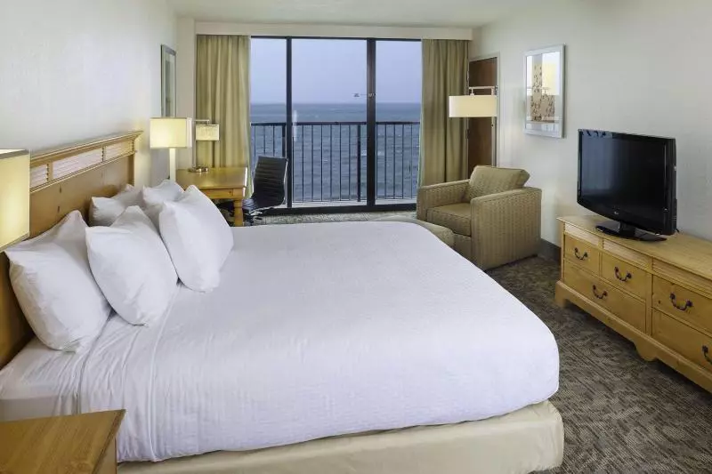 キングサイズベッドのスタンダードルーム, Doubletree By Hilton Atlantic Beach Oceanfront