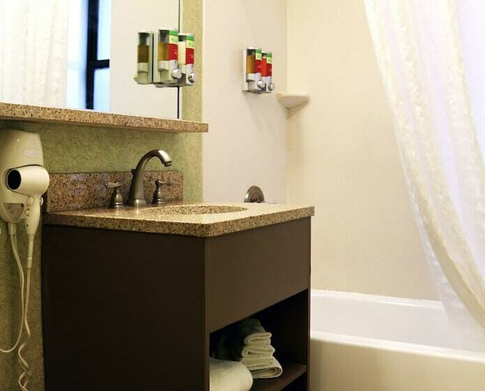 家庭间, The At Times Square