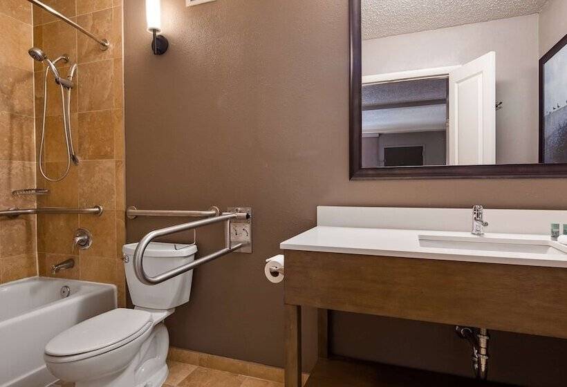 带2个双人床的标准工作室, Best Western Savannah Historic District