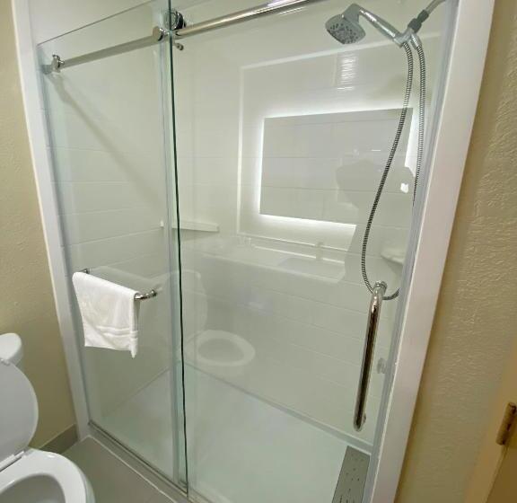 غرفه قياسيه سريرين مزدوجين, Surestay Plus By Best Western Reading North