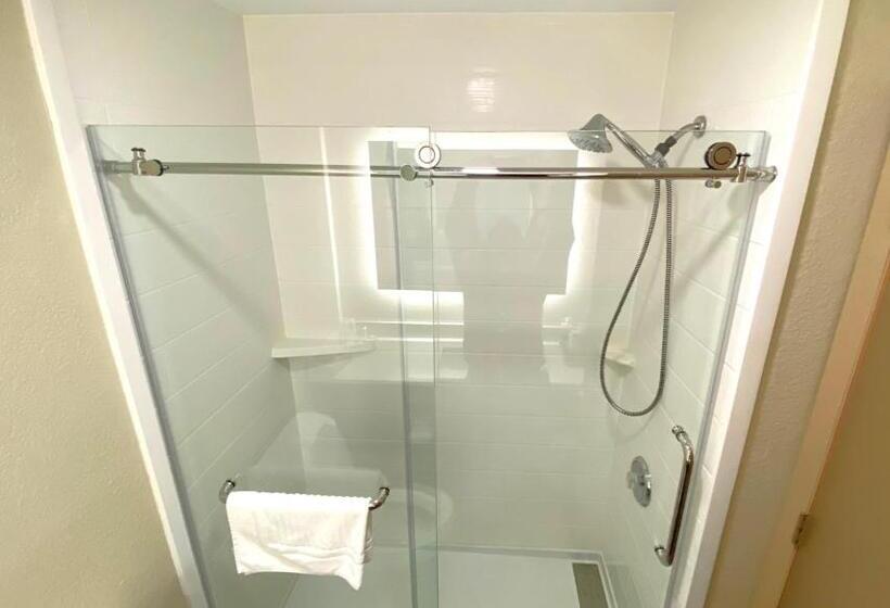 جناح سرير كينج, Surestay Plus By Best Western Reading North