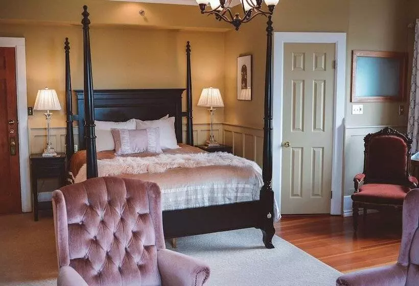 スタンダードルーム, Dashwood Manor Seaside Bed & Breakfast