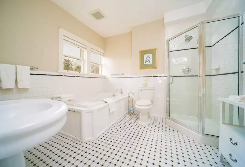 スタンダードルーム, Dashwood Manor Seaside Bed & Breakfast