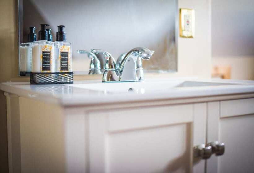 스탠다드 룸, Dashwood Manor Seaside Bed & Breakfast