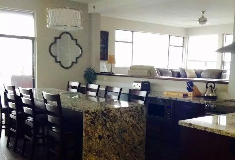 1 Bedroom Penthouse Apartment, Driftwood Inn