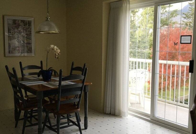 Номер Deluxe Вид на Озеро, Lakeside Country Inn