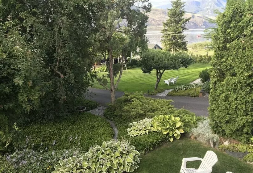 Standard-huone Parivuode, Lakeside Country Inn