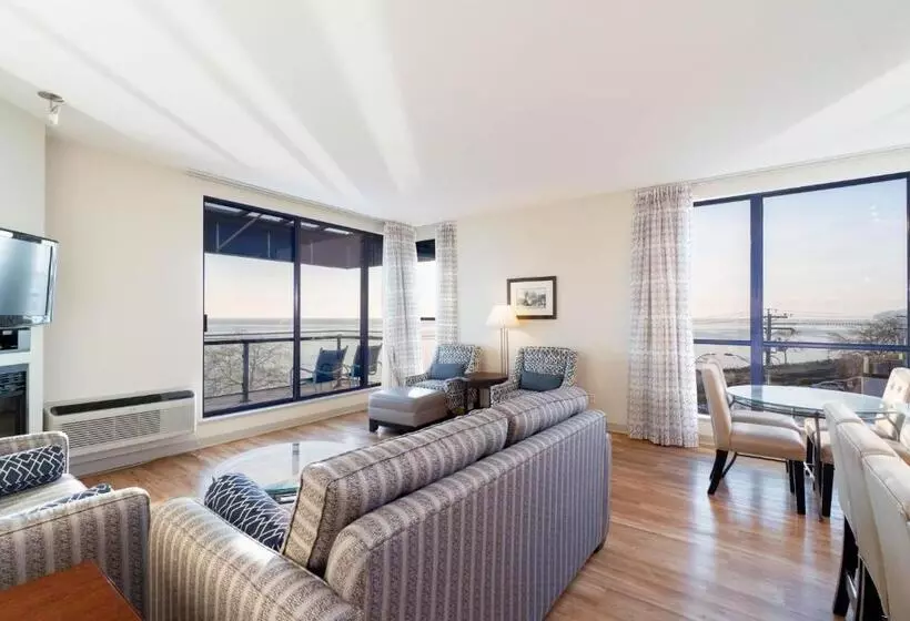 Sviitti Poreallas, Ocean Promenade