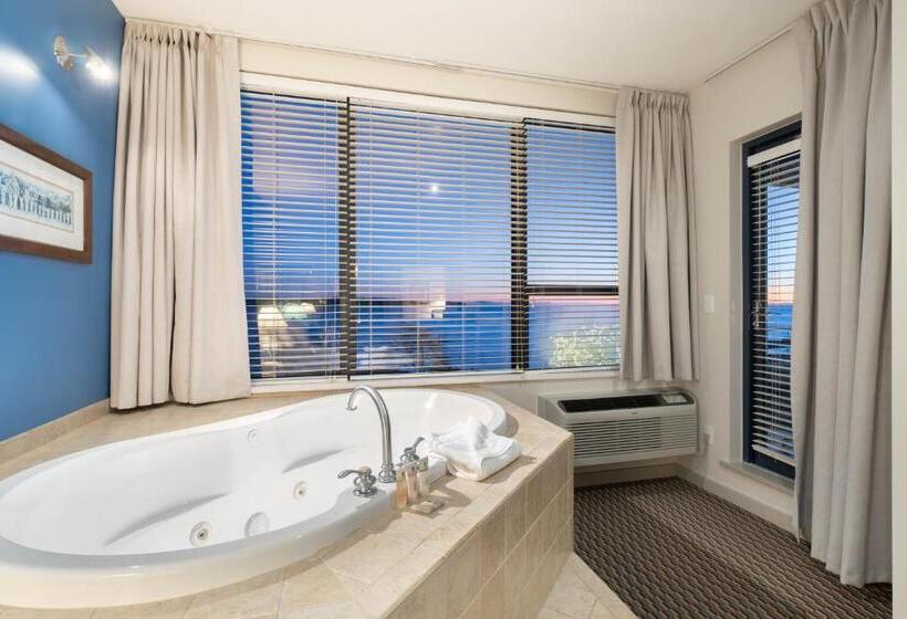 자쿠지 스위트, Ocean Promenade