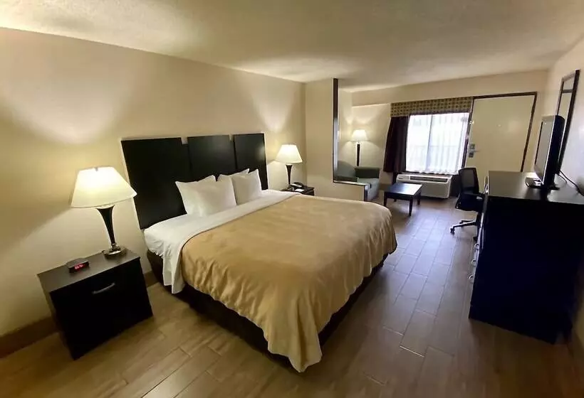 スイート, Quality Inn & Suites Orlando Airport