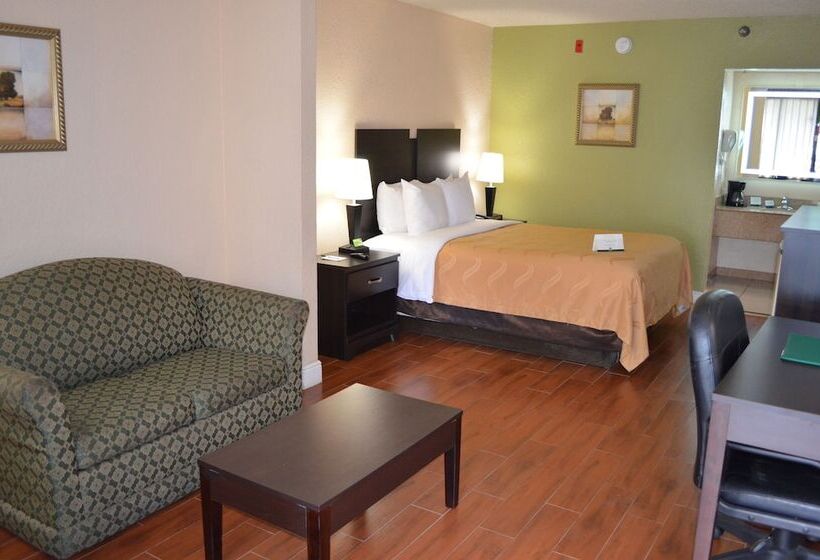 스위트, Quality Inn & Suites Orlando Airport