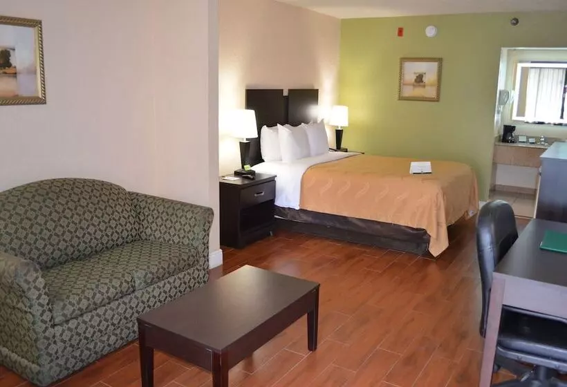スイート, Quality Inn & Suites Orlando Airport