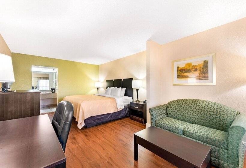 سوییت, Quality Inn & Suites Orlando Airport