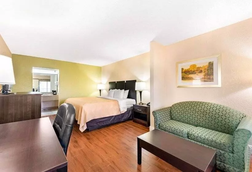 スイート, Quality Inn & Suites Orlando Airport