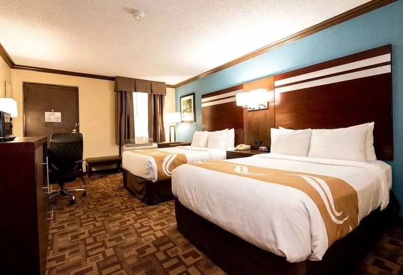 ２ダブルベッドのスタンダードルーム, Quality Inn & Suites Quakertown Allentown