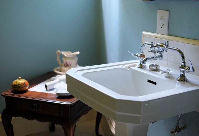 جناح ديلوكس, Wedgwood Manor And Glamping Retreat