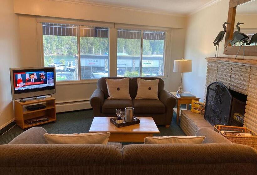 디럭스 스위트 킹 침대, Buccaneer Inn