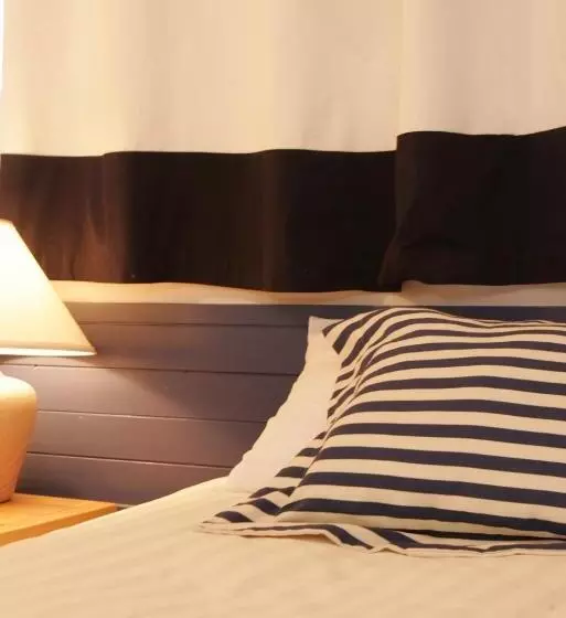 اتاق استاندارد با 2 تخت دوبل, Buccaneer Inn
