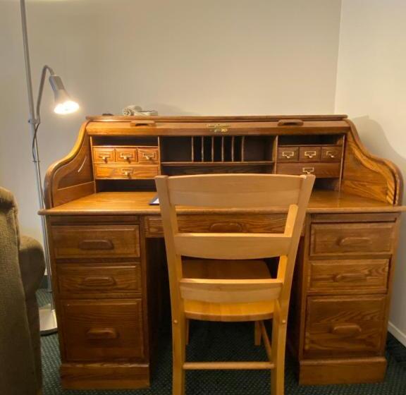 디럭스 스위트 킹 침대, Buccaneer Inn