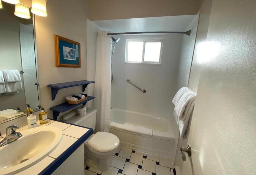 스위트 킹사이즈 침대, Buccaneer Inn