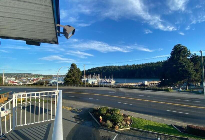 디럭스 스위트 킹 침대, Buccaneer Inn