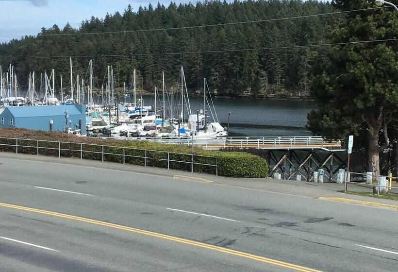 디럭스 스위트 킹 침대, Buccaneer Inn