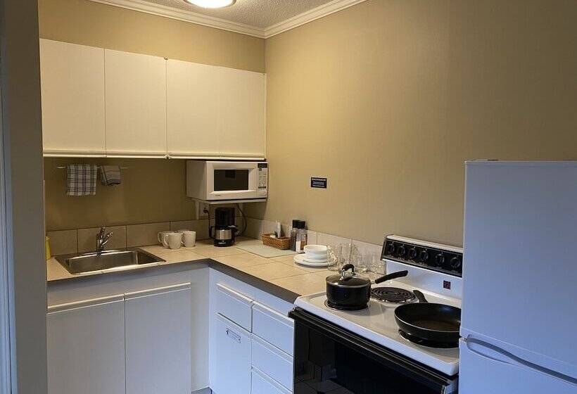 스위트, Buccaneer Inn