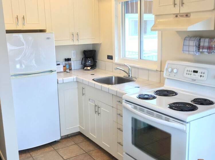 디럭스 스위트 킹 침대, Buccaneer Inn