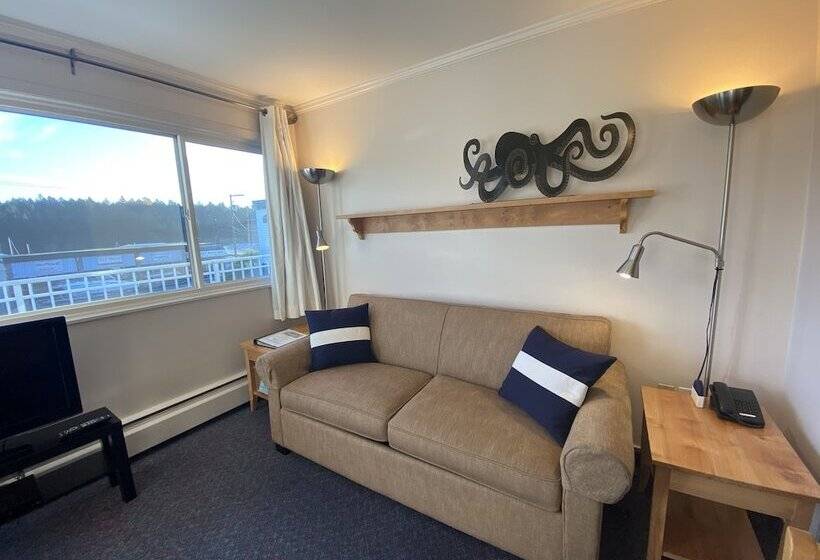 스위트, Buccaneer Inn