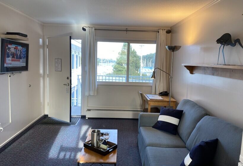 스위트 킹사이즈 침대, Buccaneer Inn