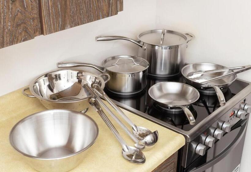 家庭套房, Robin Hood Inn And Suites