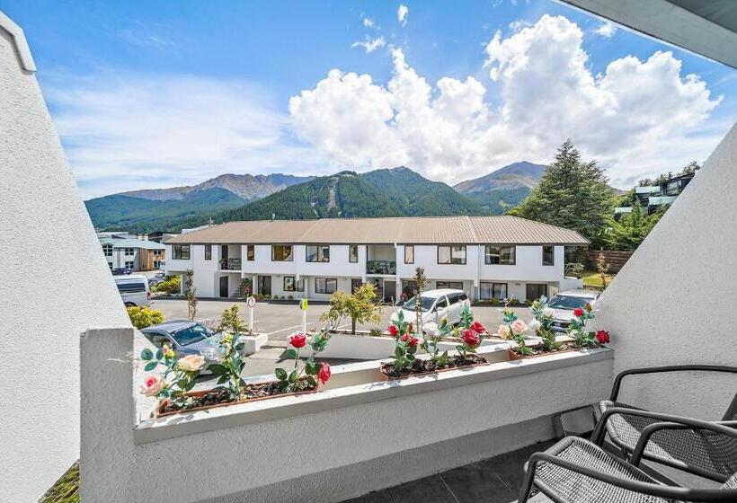 Апартаменты 1 Спальня с Видом, Amity Serviced Apartments