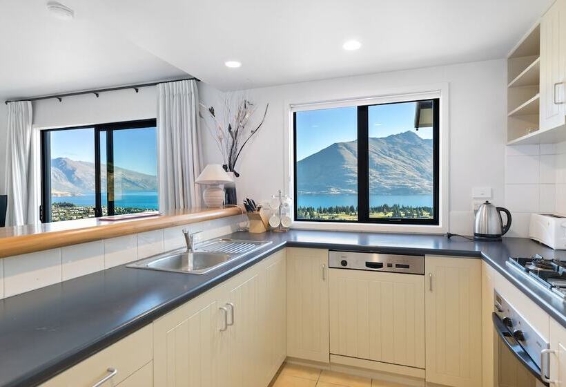 Апартаменты 1 Спальня, Amity Serviced Apartments