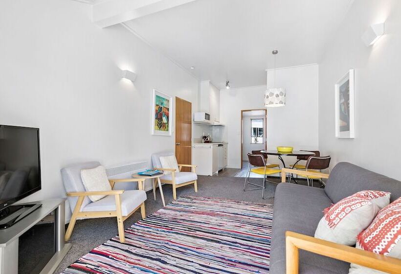 Семейные Апартаменты 3 Спальни, Amity Serviced Apartments
