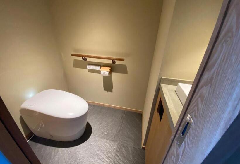 جناح سرير كينج, Arima Onsen Takayamaso Hanano