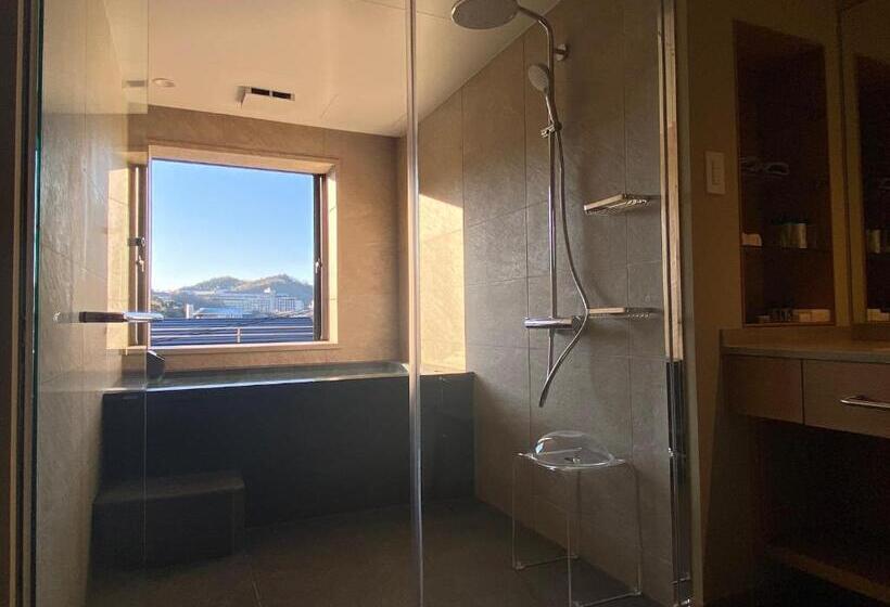 جناح سرير كينج, Arima Onsen Takayamaso Hanano