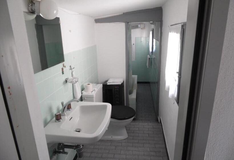 غرفة قياسية, Garni Bar Sport