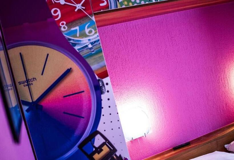 اتاق استاندارد یک نفره, Boutique Hotel Kronenhof