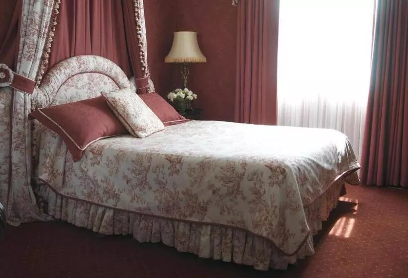 اتاق لوکس با تخت بزرگ, Prince Of Wales