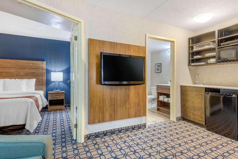 带大床的套房, Quality Suites